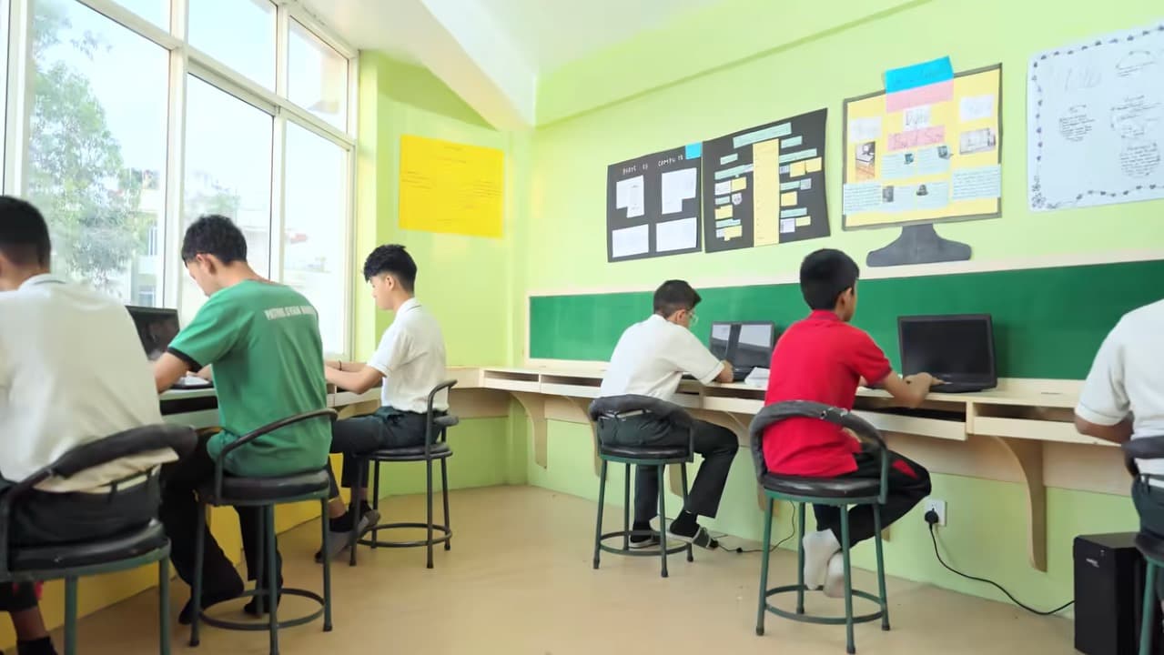 Applied Practical Classes in Science & Computer image 4